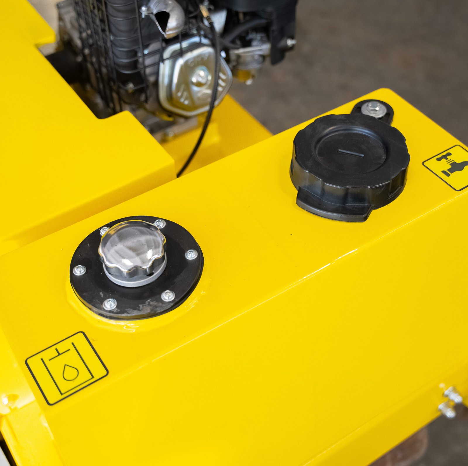 vibrovolas LIFTREX 700A kuro bako ir vandens sistemos detalė