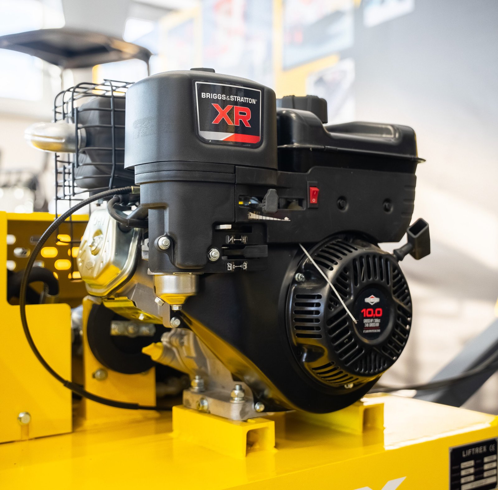 Briggs & Stratton XR variklis LIFTREX 700A vibrovole