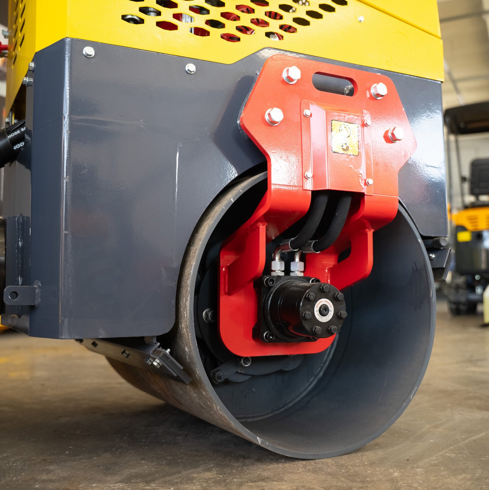 Profesionalus vibrovolas LIFTREX YF700S – hidraulinė sistema prie būgno