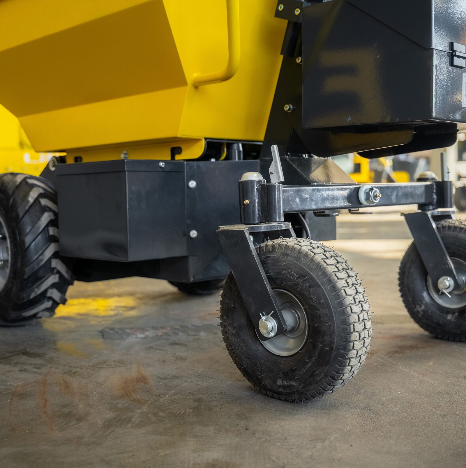 elektrinio dumperio LIFTREX 650Y valdymas ir konstrukcija ratai