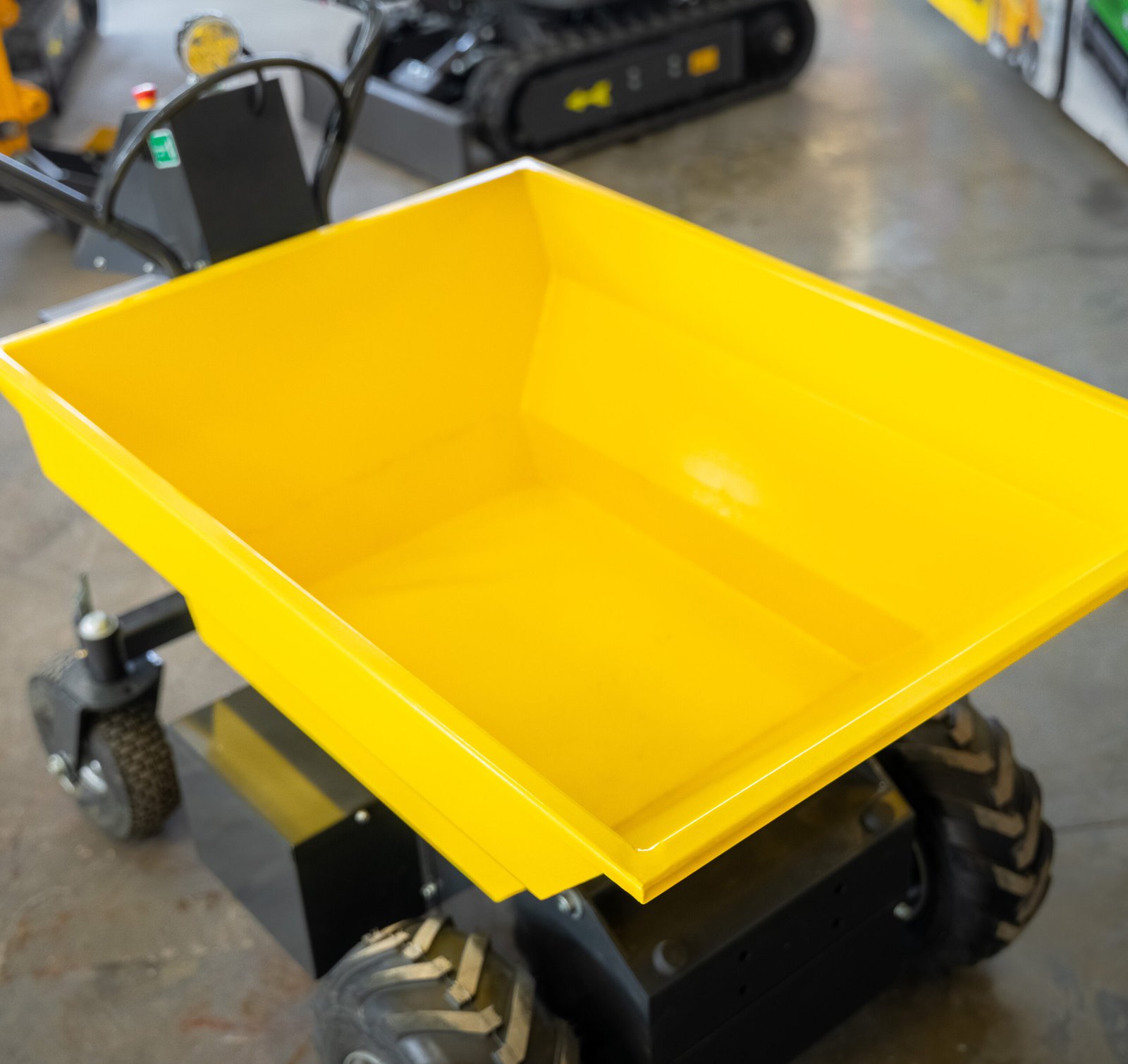 elektrinio dumperio LIFTREX 650Y valdymas ir konstrukcija talpa