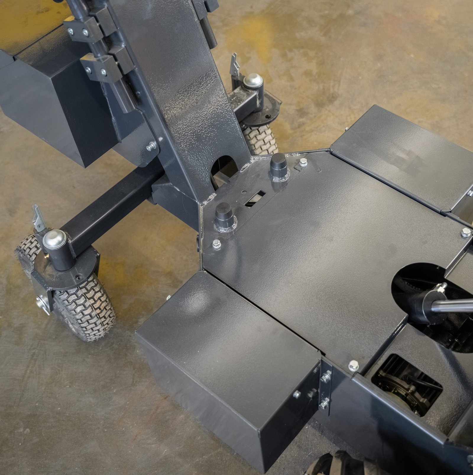 elektrinis dumperis LIFTREX 650Y su 500 kg keliamąja galia jungtys