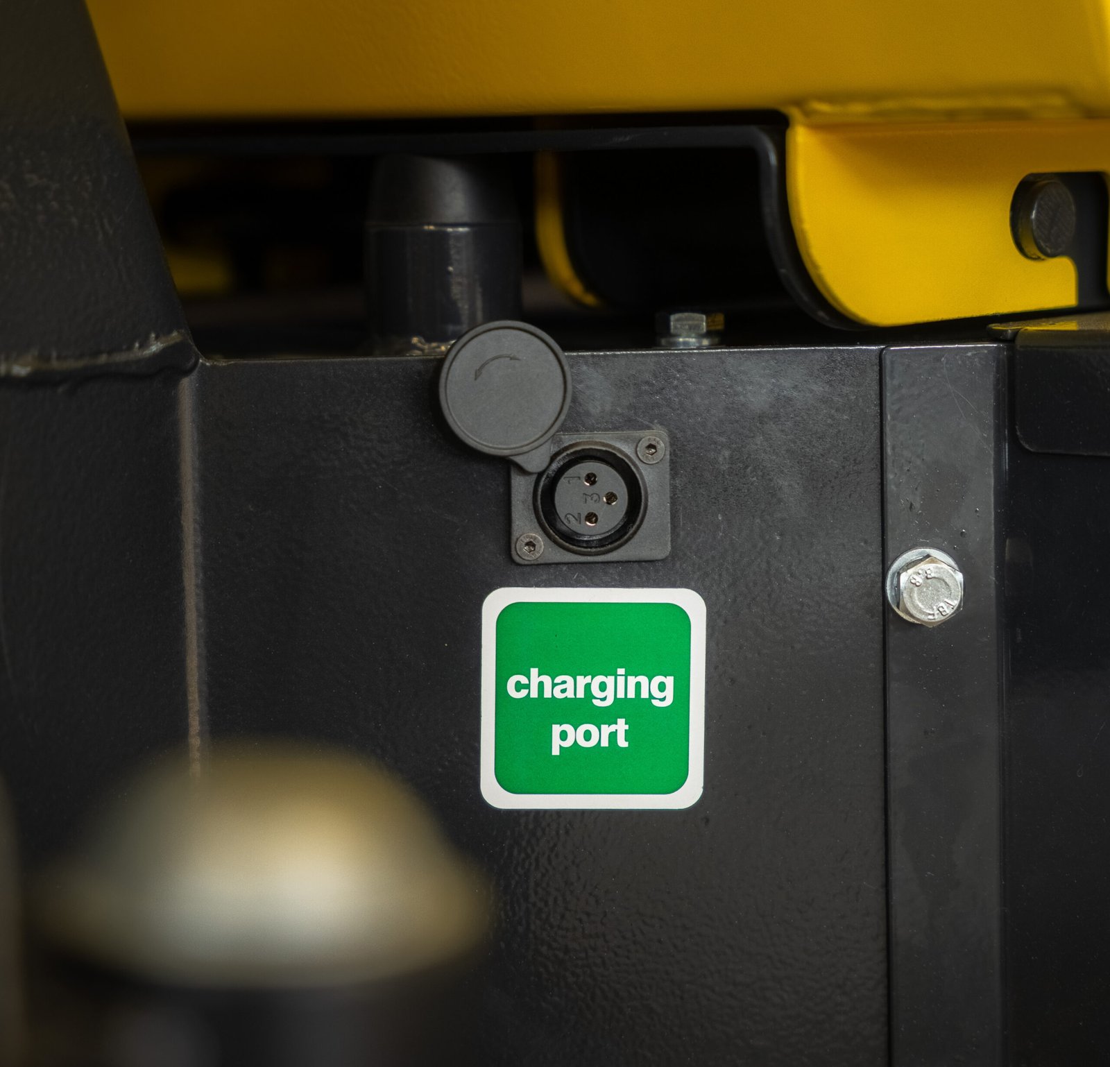 elektrinio dumperio LIFTREX 650Y valdymas ir konstrukcija