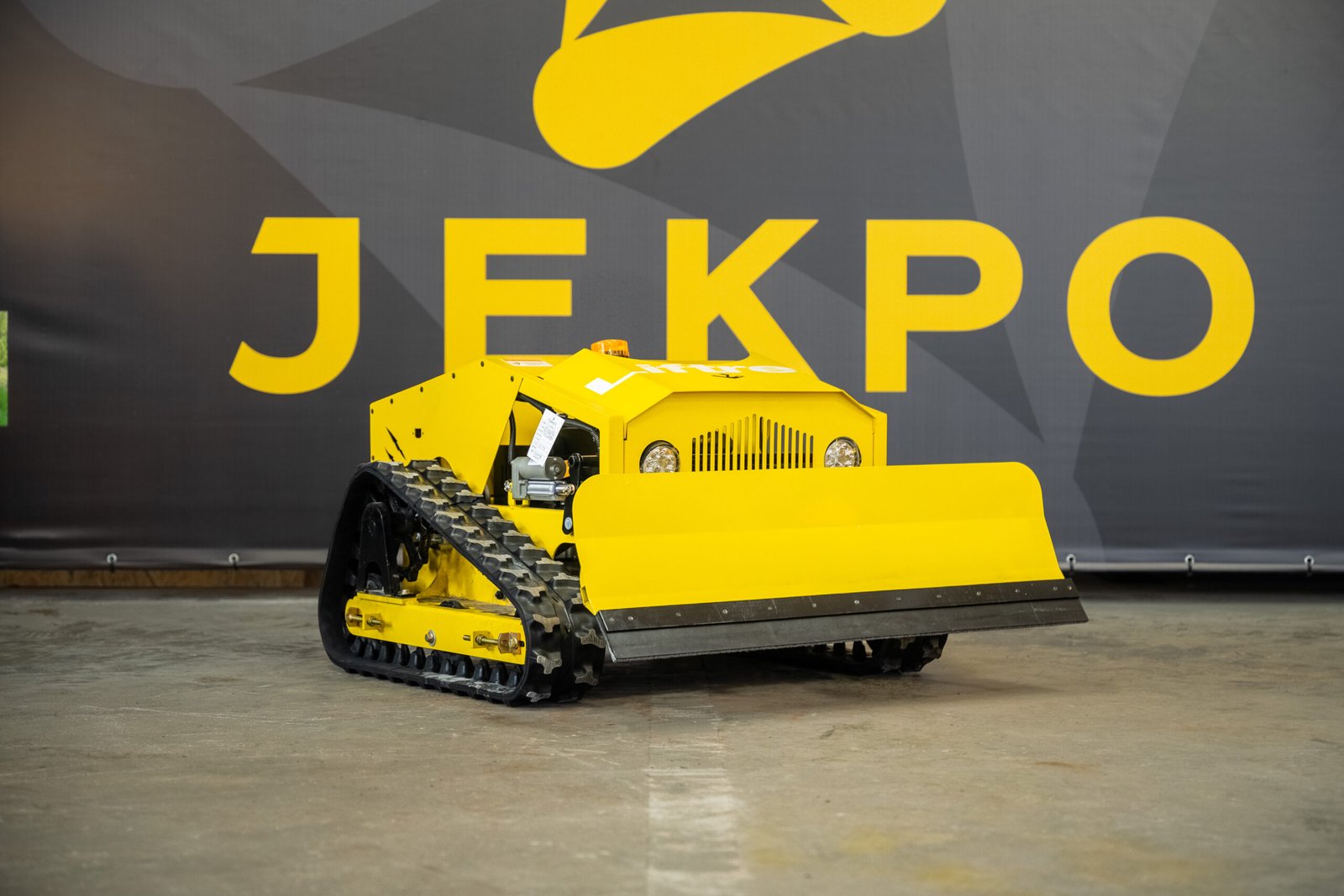 Liftrex 500 PRO nuotoliniu būdu valdoma vejapjovė - Image 2