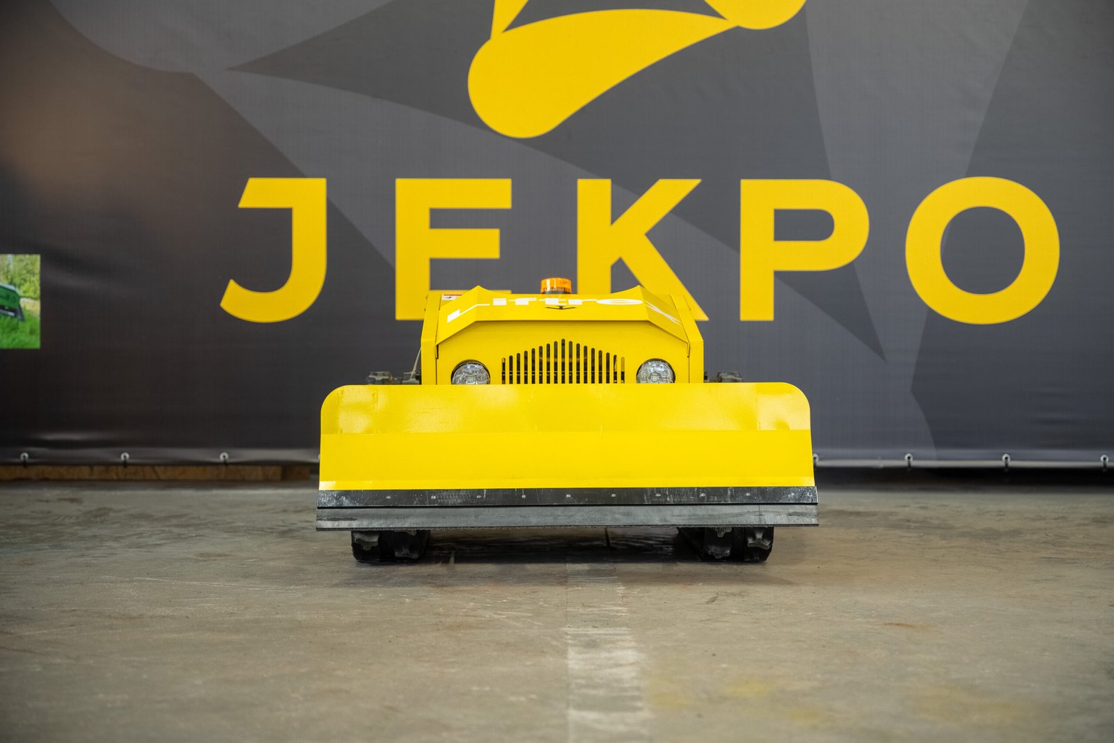 Liftrex 500 PRO nuotoliniu būdu valdoma vejapjovė - Image 3
