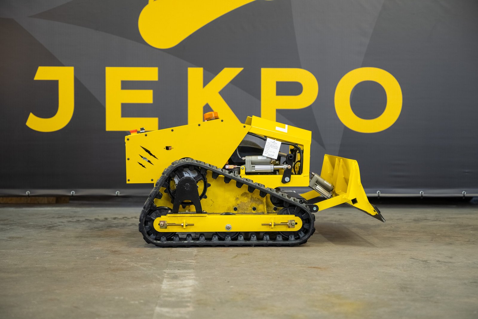 Liftrex 500 PRO nuotoliniu būdu valdoma vejapjovė - Image 8